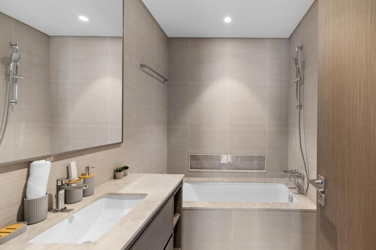 Apartment Luxury Just Steps From Mall 2br Grande Dubai