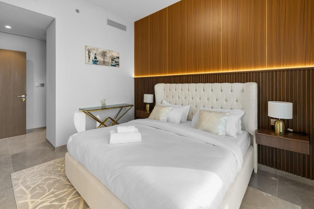 Luxury Just Steps From Mall 2br Grande Apartment Dubai