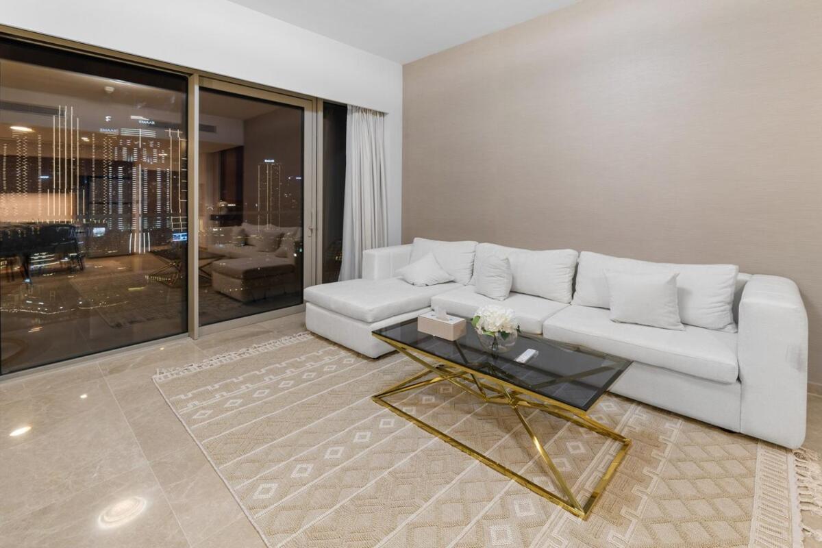 Luxury Just Steps From Mall 2br Grande Apartment *