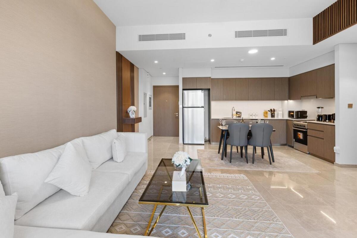 Apartment Luxury Just Steps From Mall 2br Grande