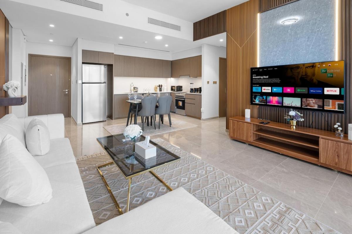 Luxury Just Steps From Mall 2br Grande * Dubai